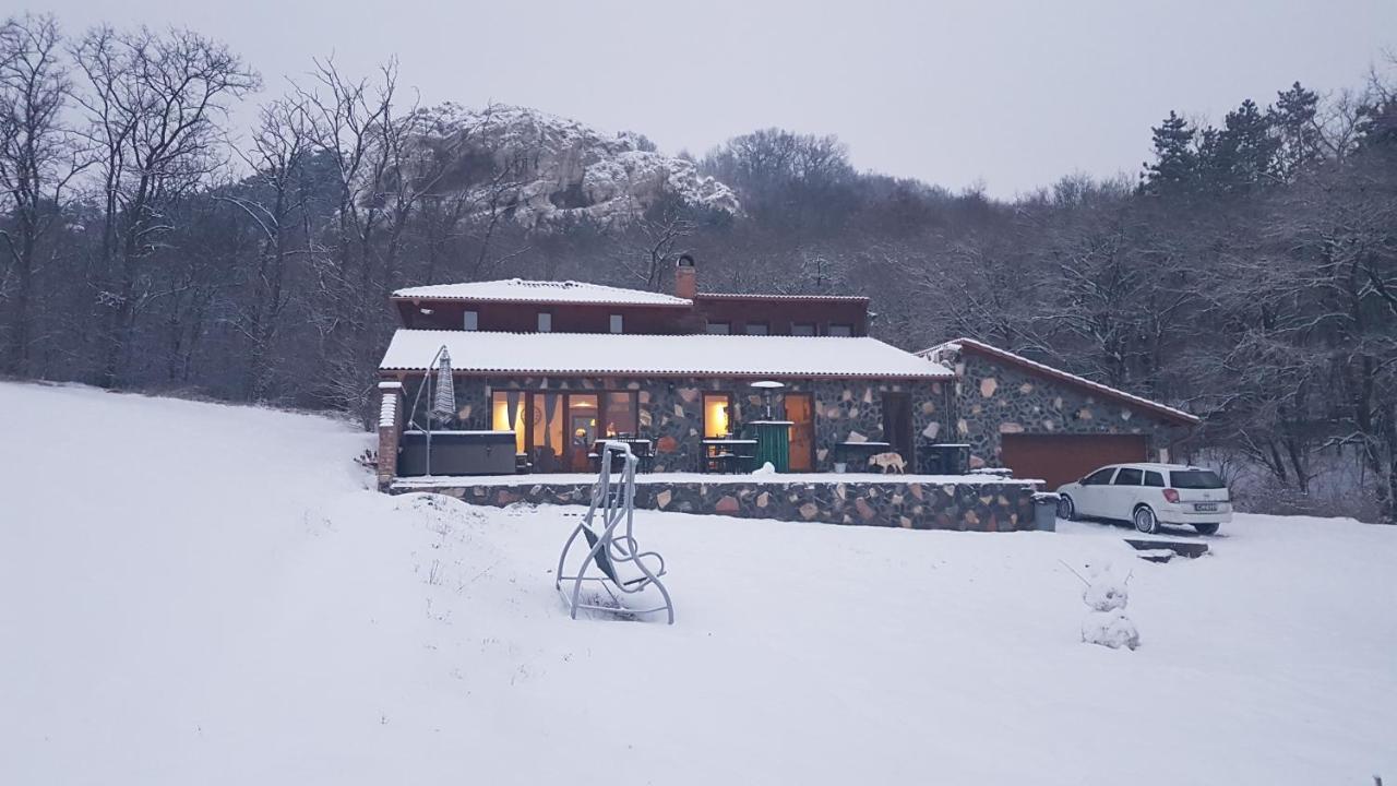 Old Stone Villa Obarok Εξωτερικό φωτογραφία